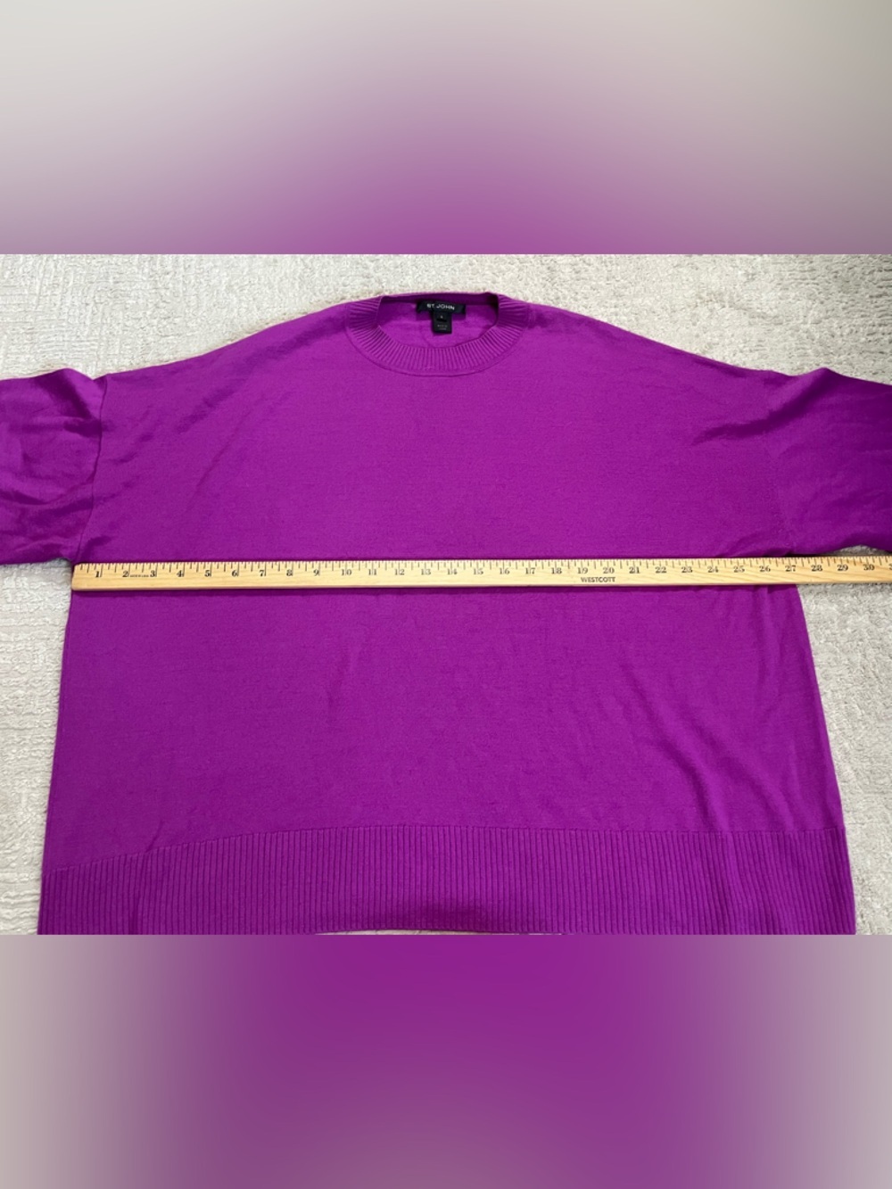 St. John Oversized Sweater - Picture 3 of 5